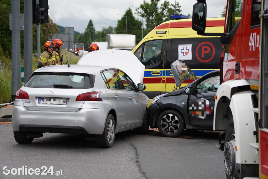 Gorlice. Kolizja dwóch samochodów na DK28 (07.06.)