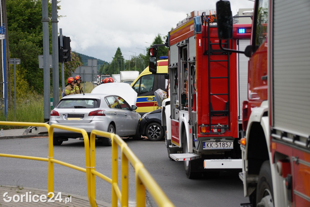 Gorlice. Kolizja dwóch samochodów na DK28 (07.06.)