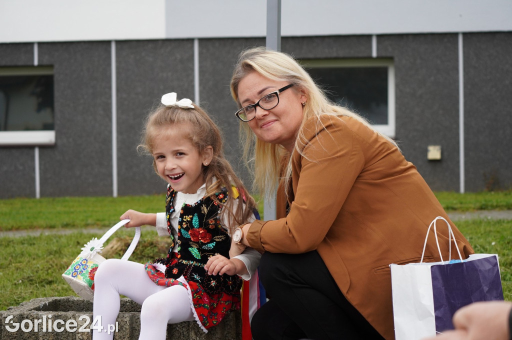 Tłumy na procesji w parafii pw. św. Jadwigi Królowej