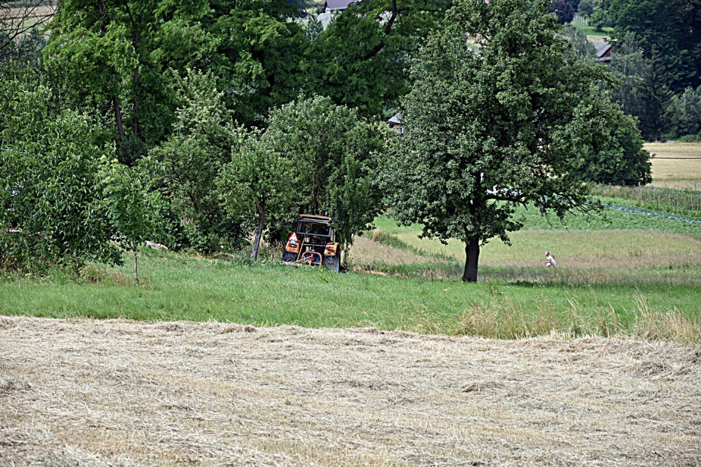 Wypadek ciągnika w Rożnowicach (07.07.)