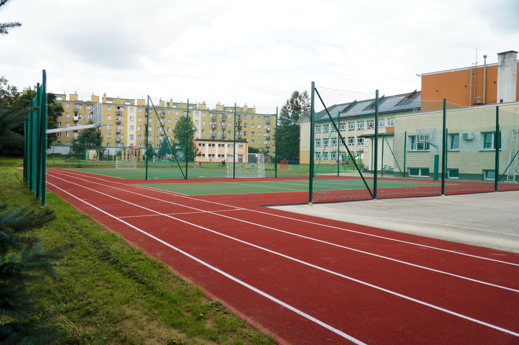 Boisko przy MZS nr 5 w Gorlicach