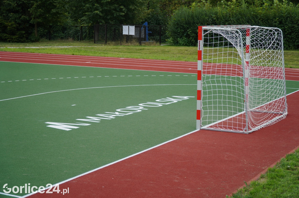 Boisko przy MZS nr 5 w Gorlicach