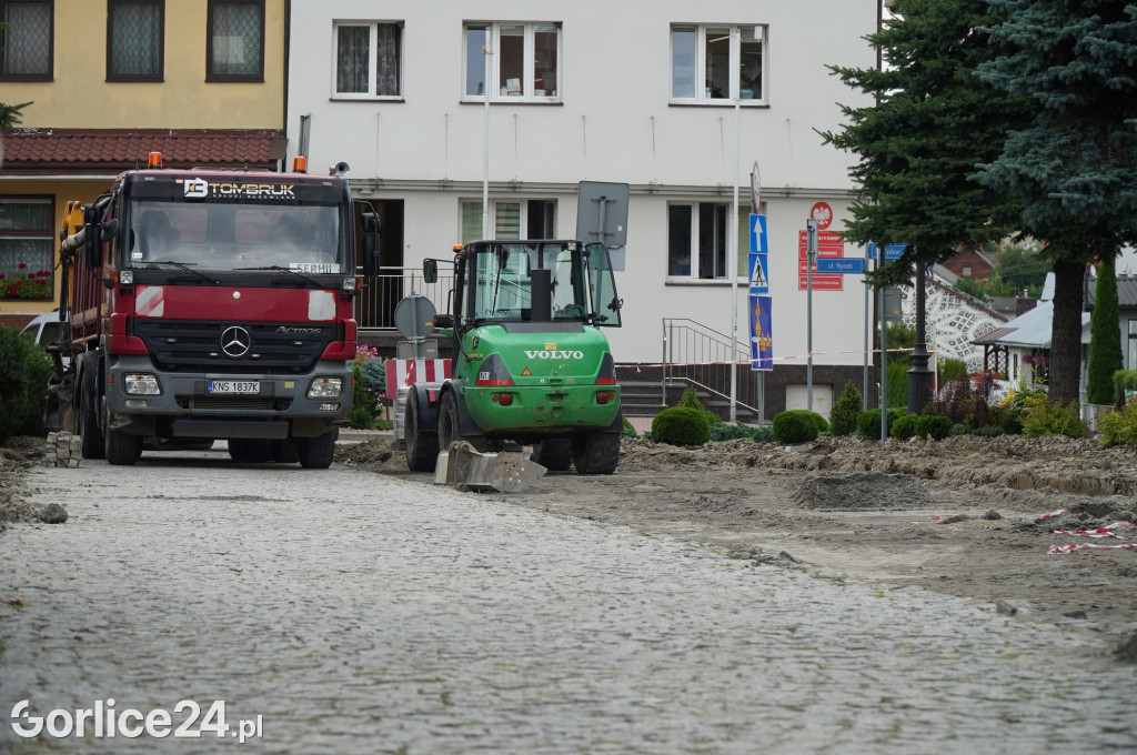 Bobowski Rynek przechodzi rewitalizację