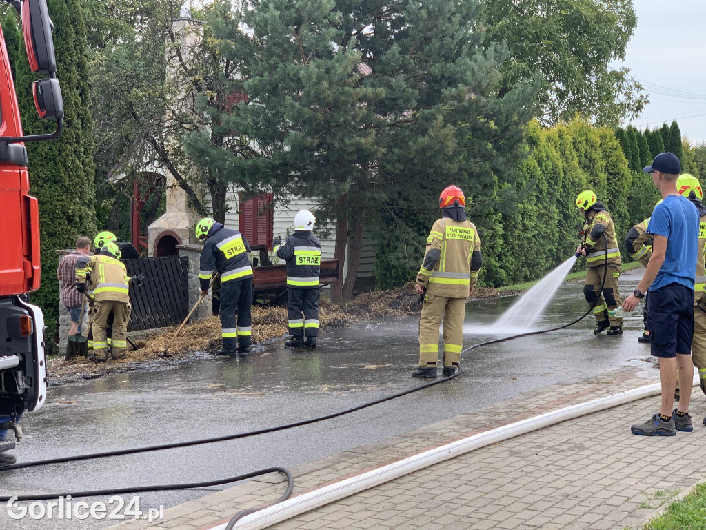 Staszkówka. Pożar słomy na przyczepie (16.08.)