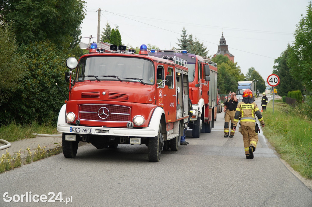 Staszkówka. Pożar słomy na przyczepie (16.08.)