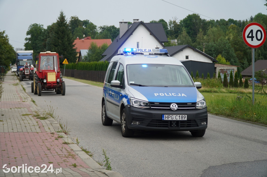 Staszkówka. Pożar słomy na przyczepie (16.08.)