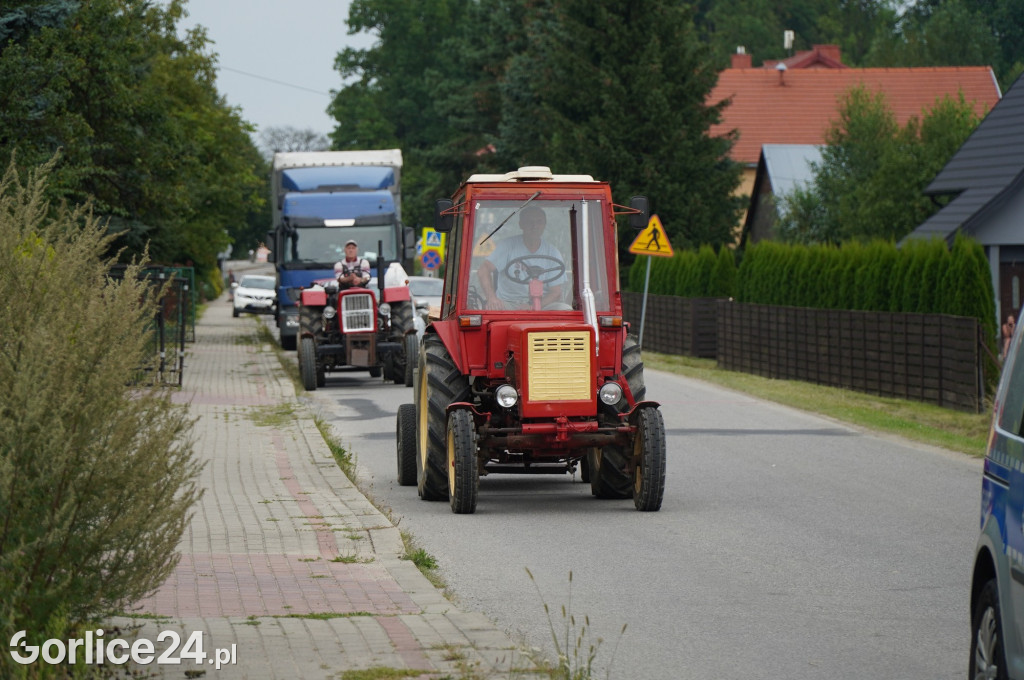 Staszkówka. Pożar słomy na przyczepie (16.08.)
