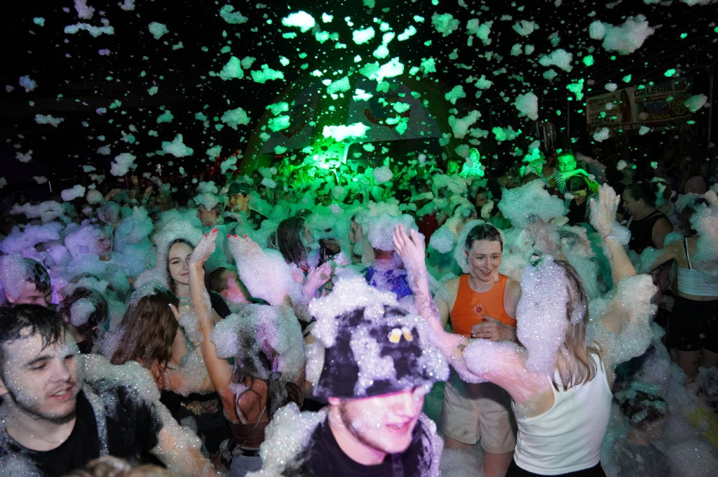 Sękowa. Artyści Życia II. Weekend i piana party (18.08.)