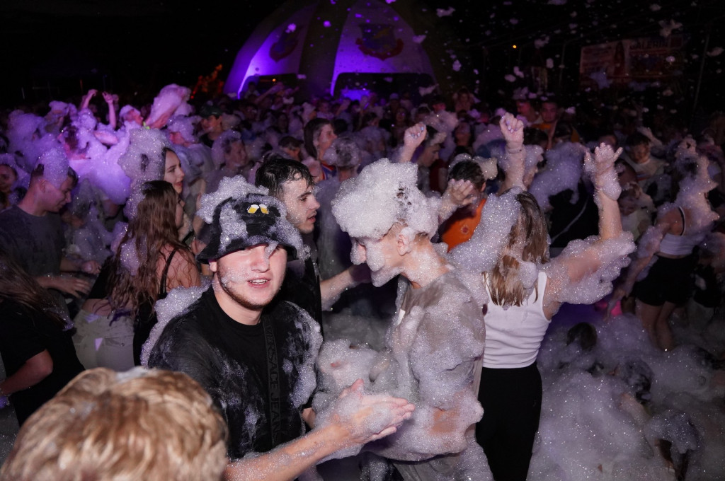 Sękowa. Artyści Życia II. Weekend i piana party (18.08.)