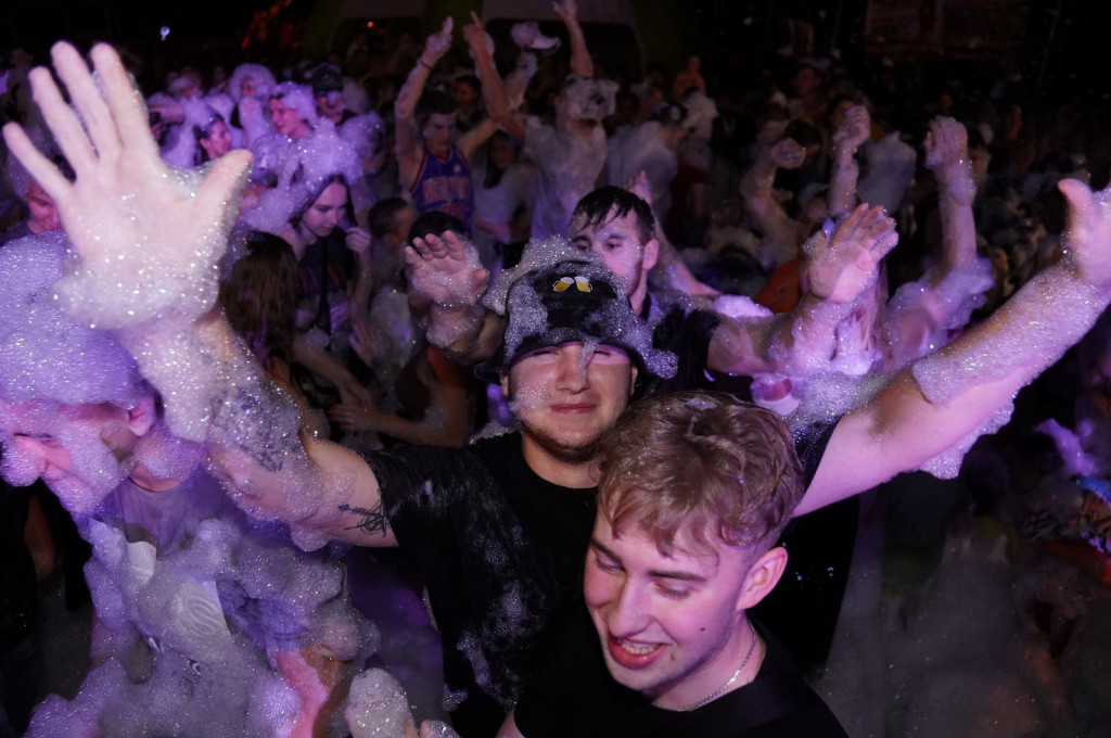 Sękowa. Artyści Życia II. Weekend i piana party (18.08.)