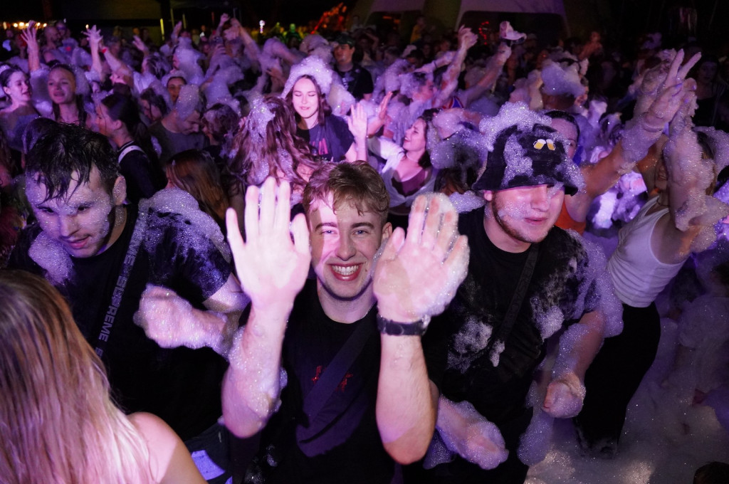 Sękowa. Artyści Życia II. Weekend i piana party (18.08.)