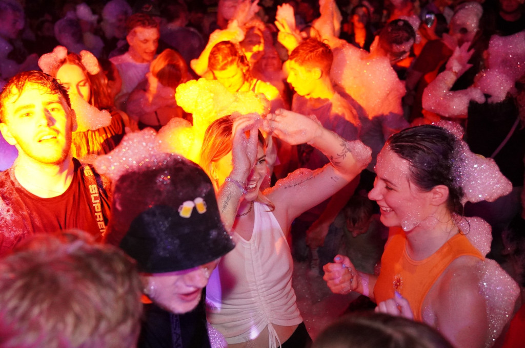 Sękowa. Artyści Życia II. Weekend i piana party (18.08.)