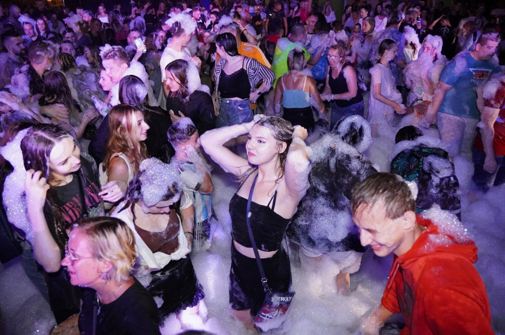 Sękowa. Artyści Życia II. Weekend i piana party (18.08.)