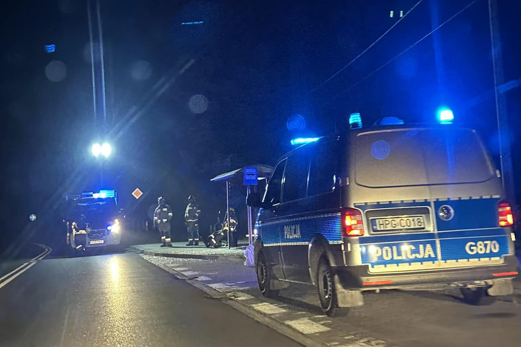 Biecz. Wybite szyby w przystankach