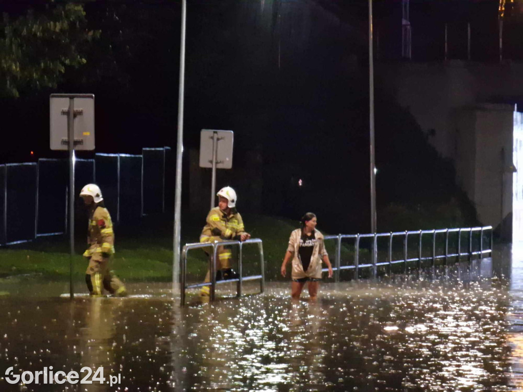 Podtopiony Grybów. DK28 nieprzejezdna (30.08.)