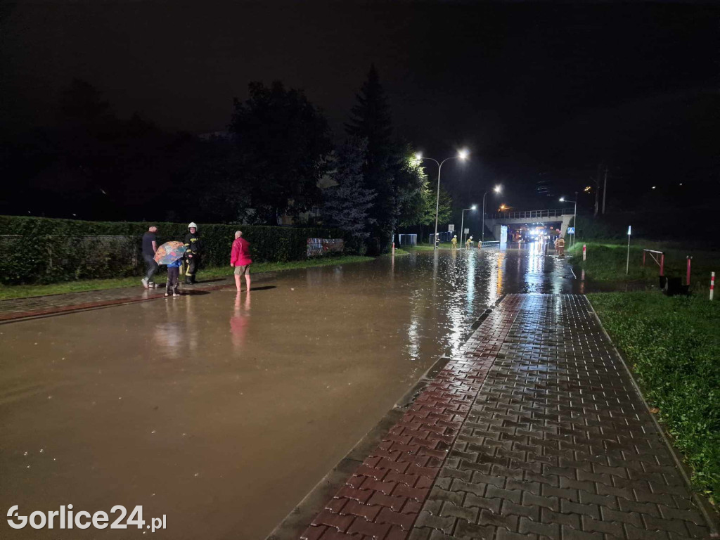 Podtopiony Grybów. DK28 nieprzejezdna (30.08.)