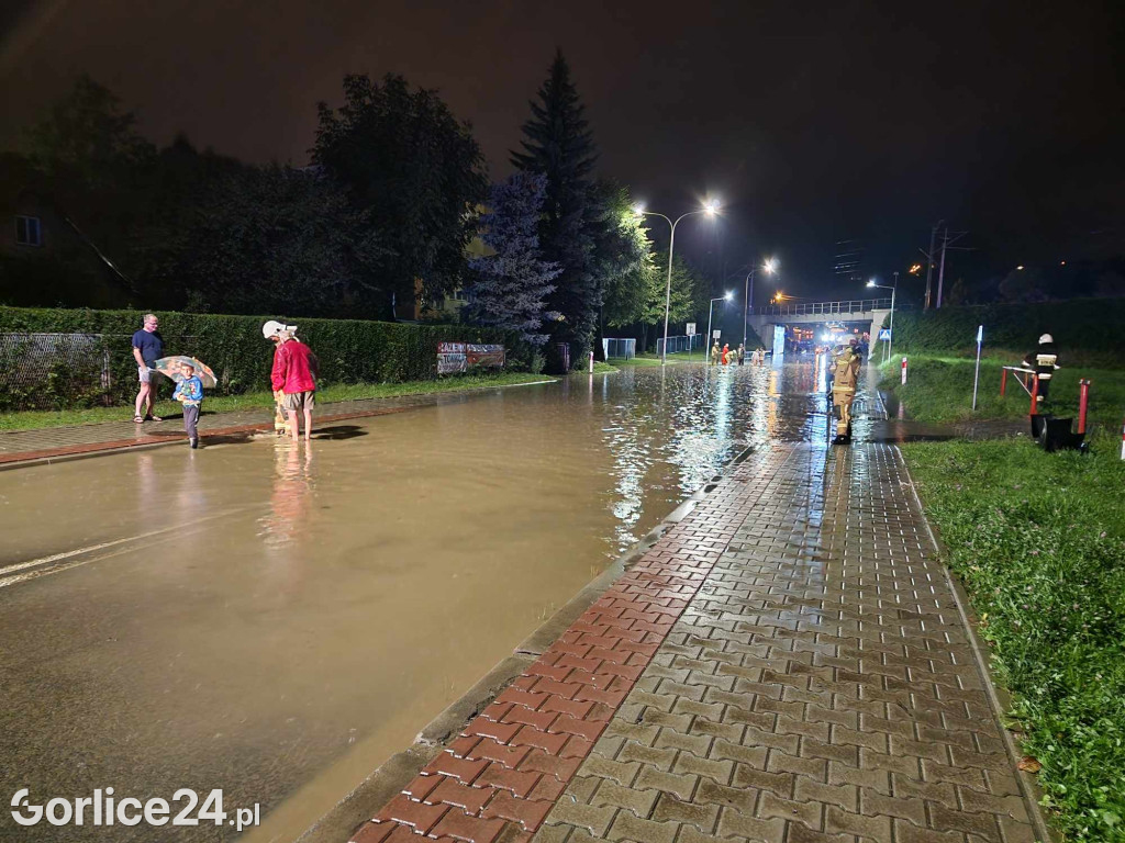 Podtopiony Grybów. DK28 nieprzejezdna (30.08.)