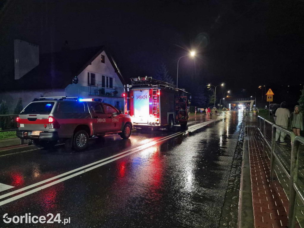 Podtopiony Grybów. DK28 nieprzejezdna (30.08.)
