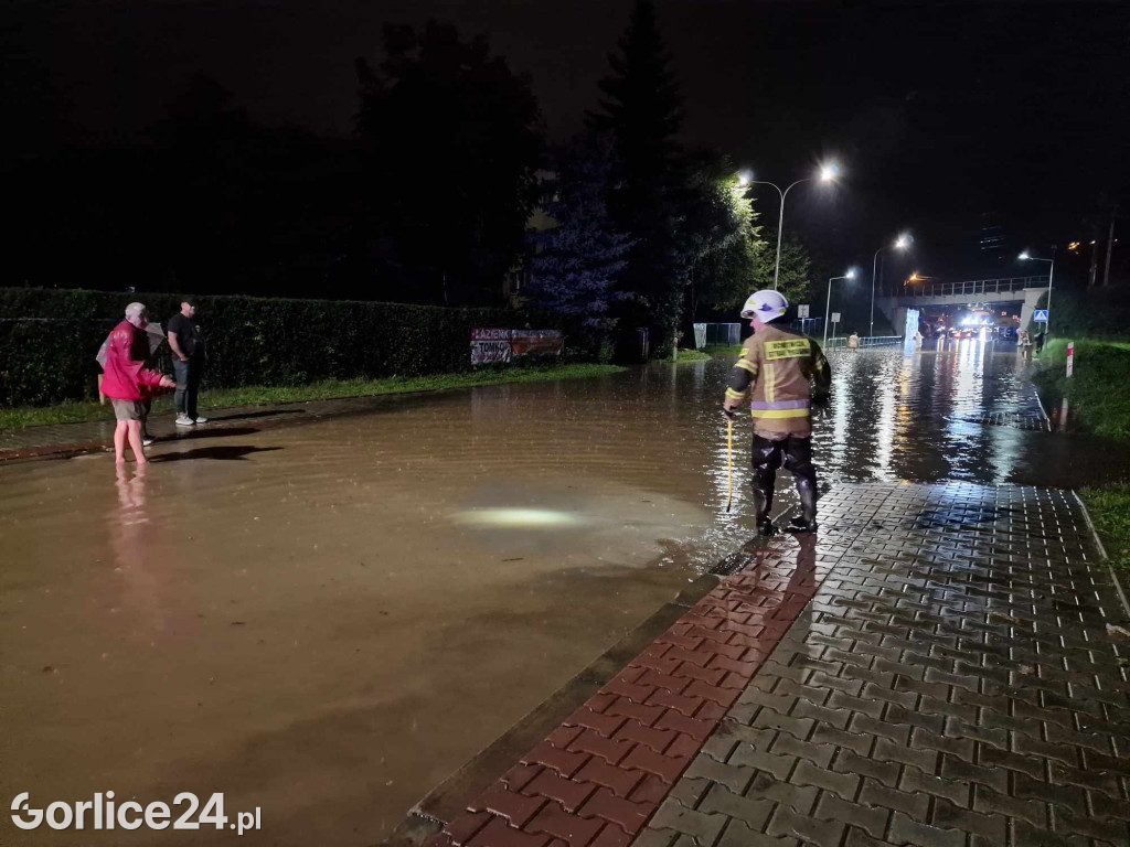 Podtopiony Grybów. DK28 nieprzejezdna (30.08.)