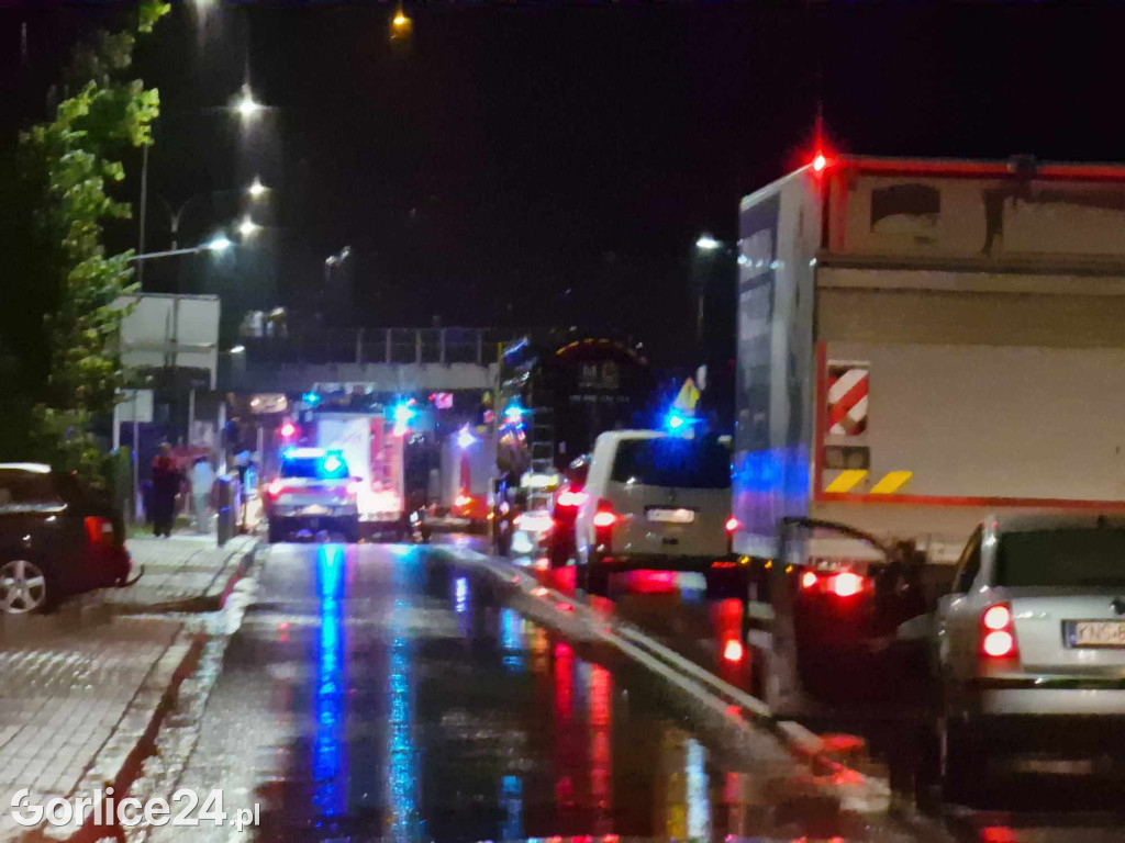Podtopiony Grybów. DK28 nieprzejezdna (30.08.)