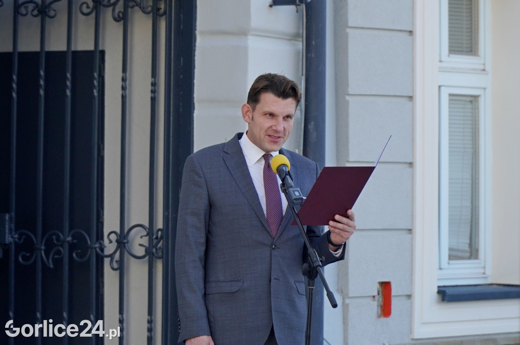 Odsłonięcie tablicy pamiątkowej Szkołę Podstawową nr 2