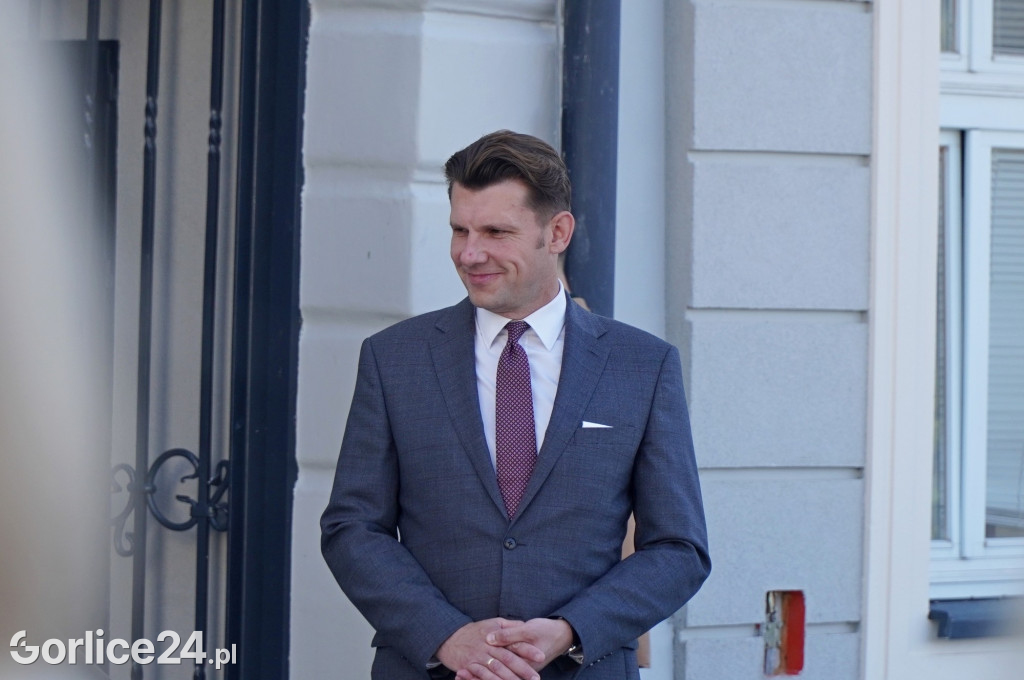 Odsłonięcie tablicy pamiątkowej Szkołę Podstawową nr 2