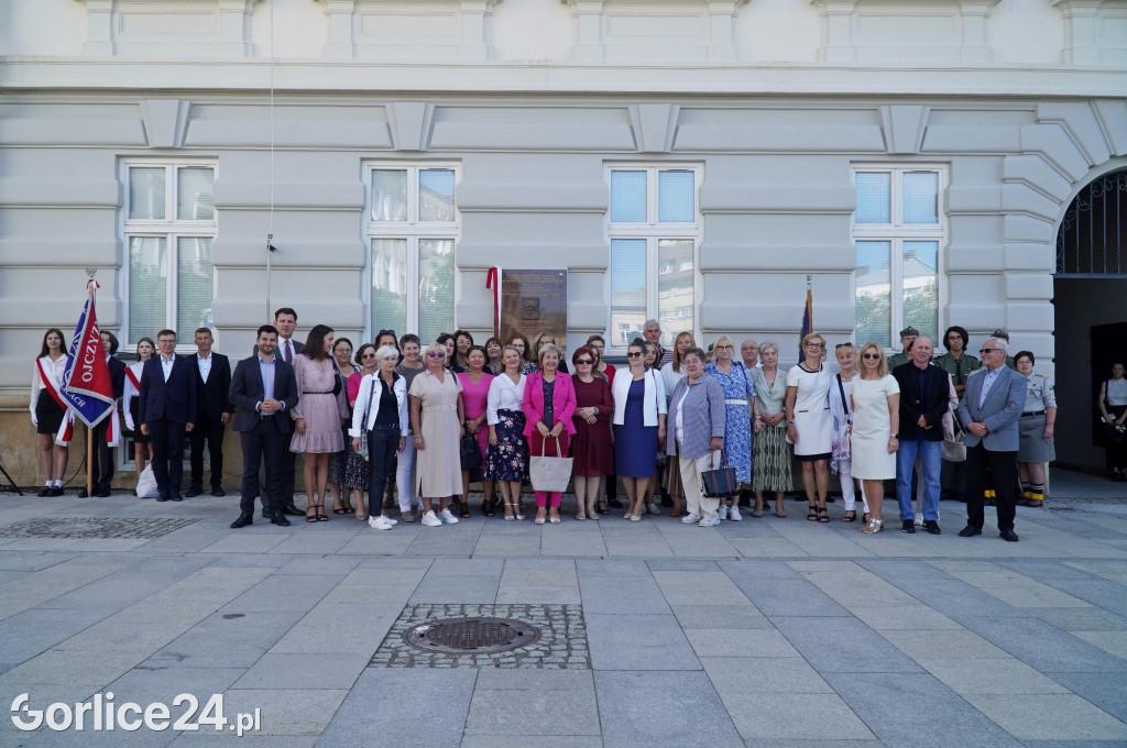 Odsłonięcie tablicy pamiątkowej Szkołę Podstawową nr 2