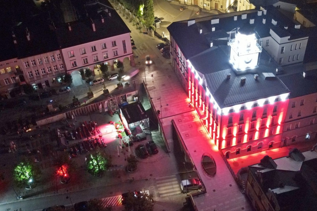 Gorlicki Rynek w barwach narodowych (03.09.)
