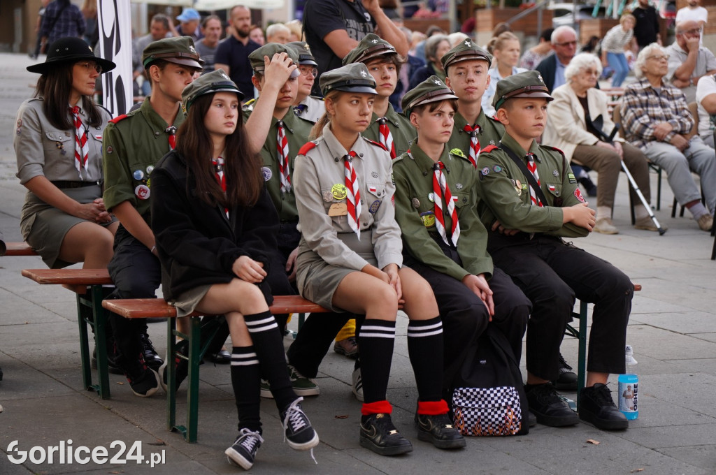 Gorlicki Rynek w barwach narodowych (03.09.)