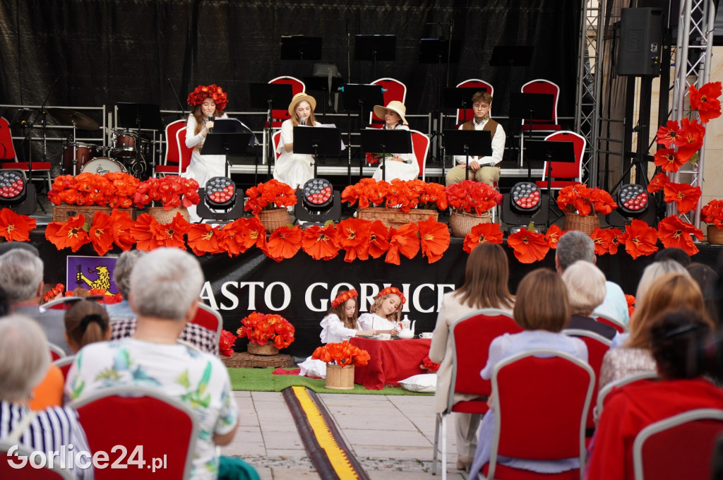 Gorlicki Rynek w barwach narodowych (03.09.)