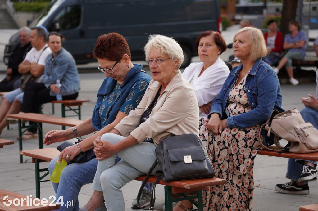 Gorlicki Rynek w barwach narodowych (03.09.)