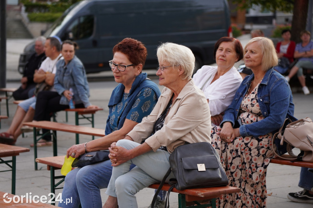Gorlicki Rynek w barwach narodowych (03.09.)