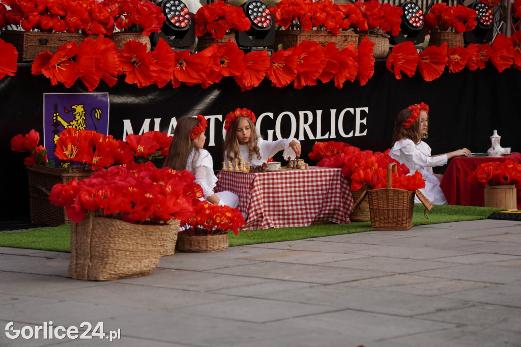 Gorlicki Rynek w barwach narodowych (03.09.)