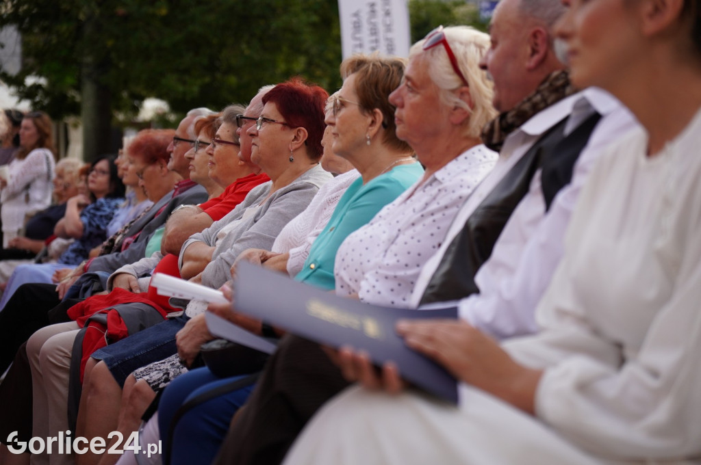 Gorlicki Rynek w barwach narodowych (03.09.)