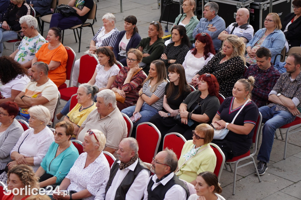 Gorlicki Rynek w barwach narodowych (03.09.)