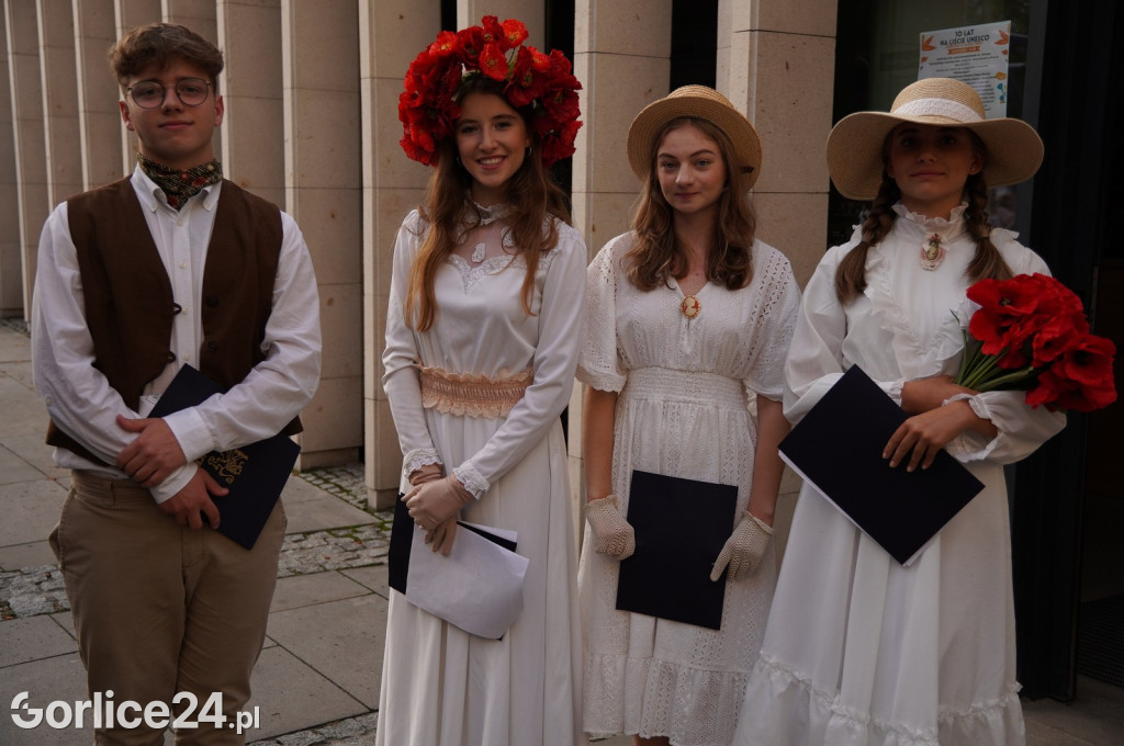 Gorlicki Rynek w barwach narodowych (03.09.)