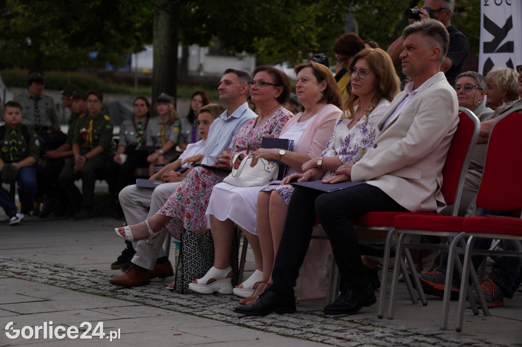Gorlicki Rynek w barwach narodowych (03.09.)