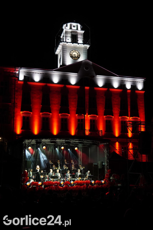 Gorlicki Rynek w barwach narodowych (03.09.)