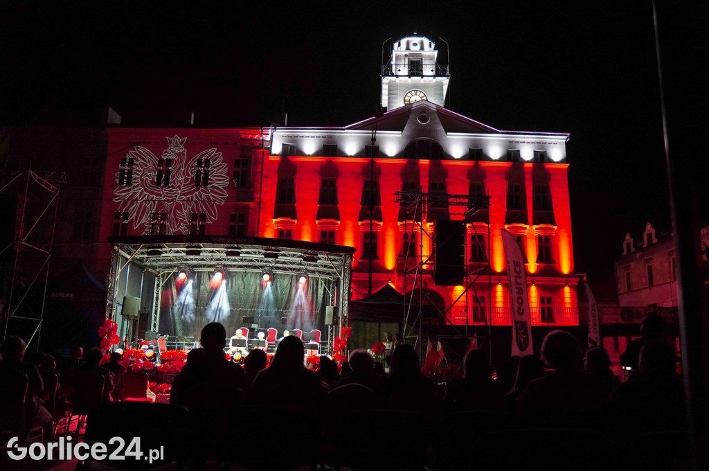 Gorlicki Rynek w barwach narodowych (03.09.)