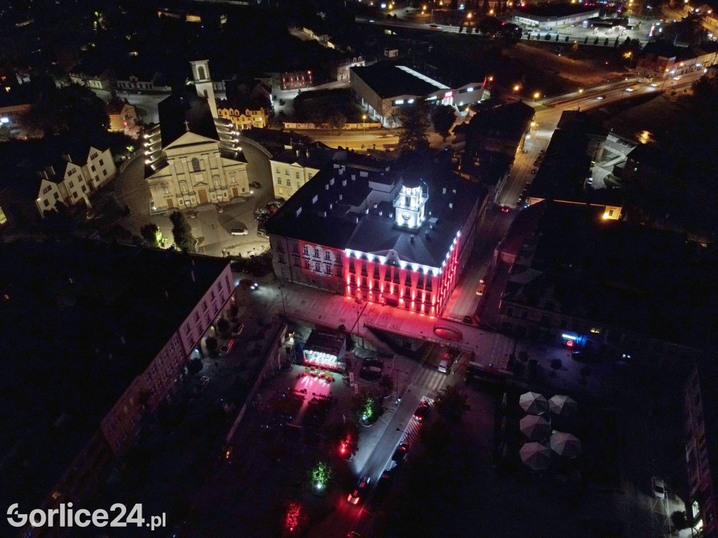Gorlicki Rynek w barwach narodowych (03.09.)