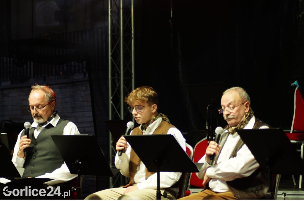 Gorlicki Rynek w barwach narodowych (03.09.)