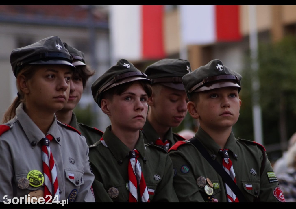 Gorlicki Rynek w barwach narodowych (03.09.)