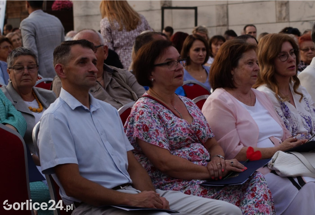 Gorlicki Rynek w barwach narodowych (03.09.)