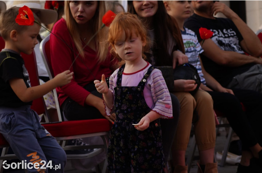 Gorlicki Rynek w barwach narodowych (03.09.)