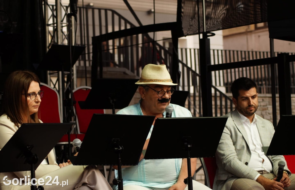 Gorlicki Rynek w barwach narodowych (03.09.)