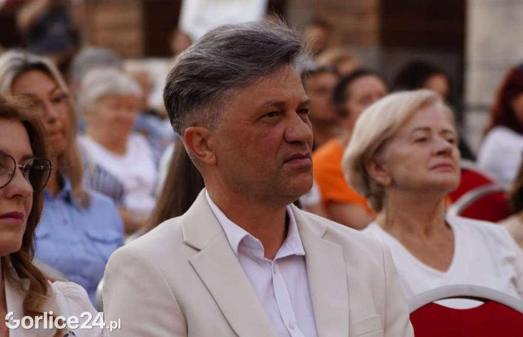 Gorlicki Rynek w barwach narodowych (03.09.)