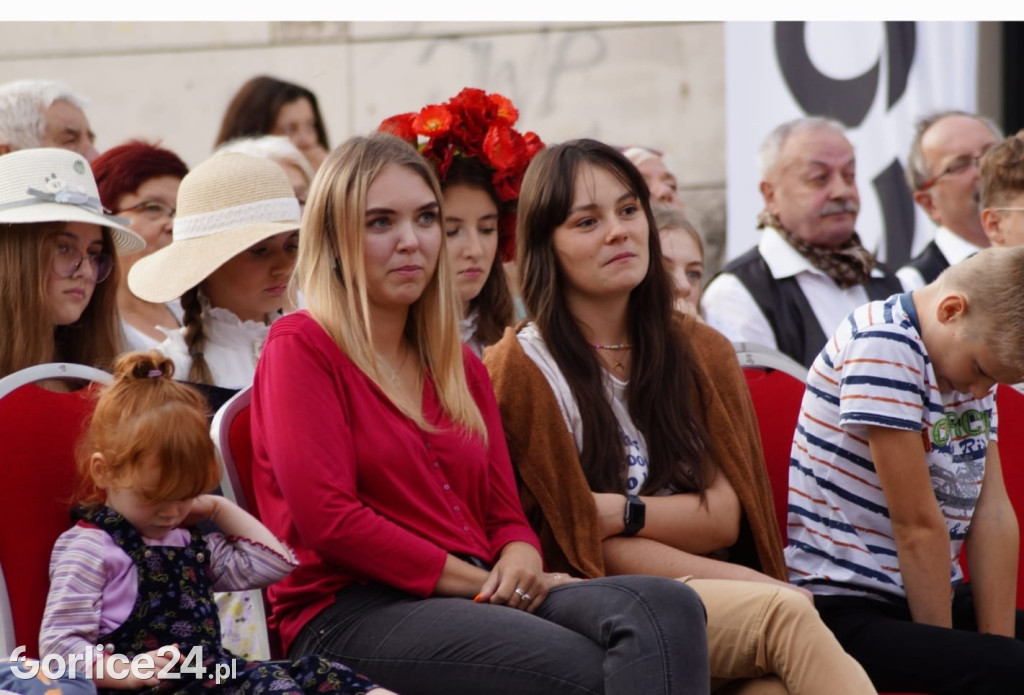 Gorlicki Rynek w barwach narodowych (03.09.)