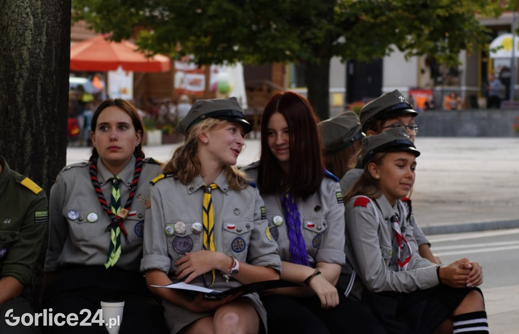 Gorlicki Rynek w barwach narodowych (03.09.)