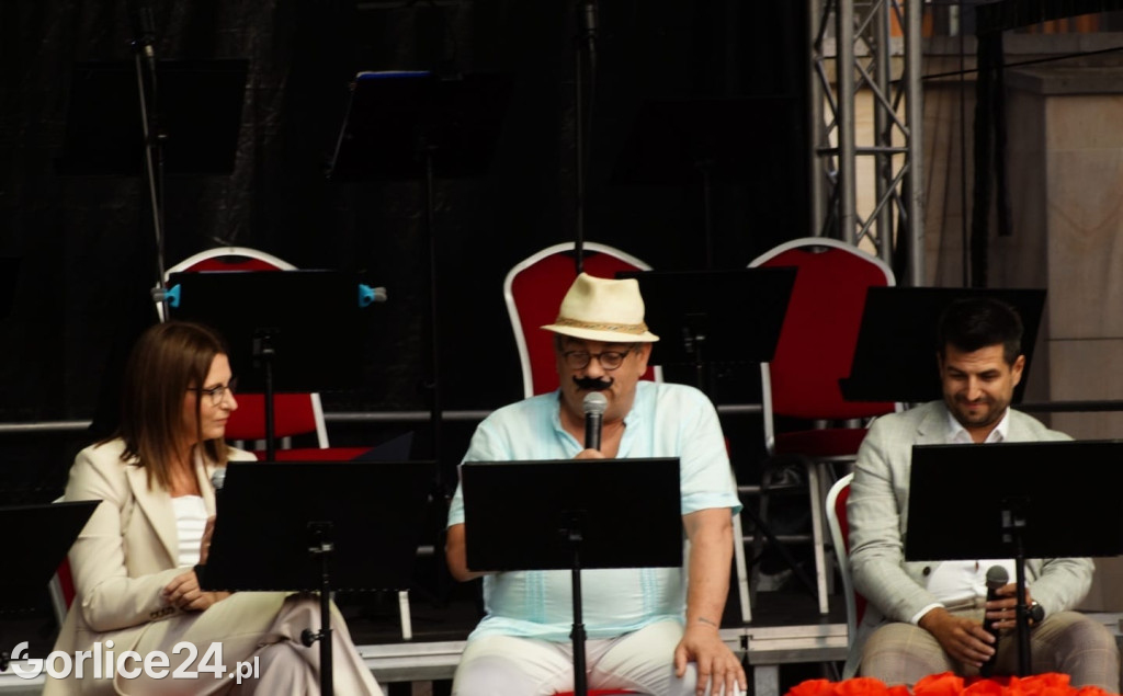 Gorlicki Rynek w barwach narodowych (03.09.)