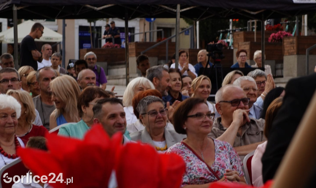 Gorlicki Rynek w barwach narodowych (03.09.)